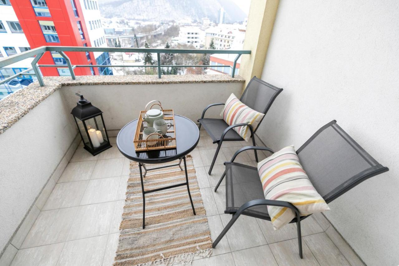 Alure Residences 3 & 24H Self Check-In, Parking In The Garage In The Apartment Building Included, New Building, Terrace, Green Location With A Forest Park With A Lake, Children'S Playground Banská Bystrica Eksteriør bilde