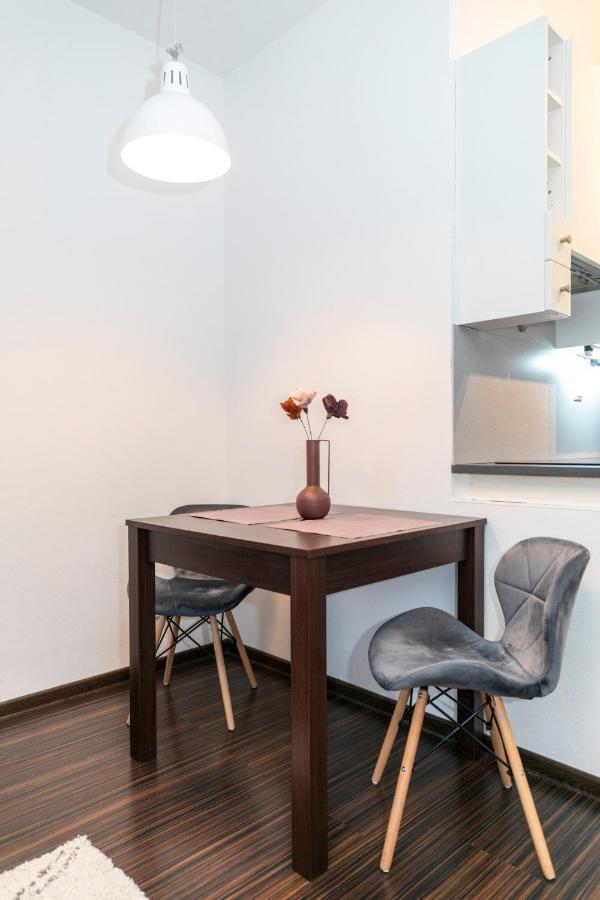 Alure Residences 3 & 24H Self Check-In, Parking In The Garage In The Apartment Building Included, New Building, Terrace, Green Location With A Forest Park With A Lake, Children'S Playground Banská Bystrica Eksteriør bilde