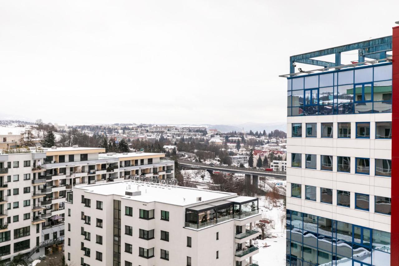 Alure Residences 3 & 24H Self Check-In, Parking In The Garage In The Apartment Building Included, New Building, Terrace, Green Location With A Forest Park With A Lake, Children'S Playground Banská Bystrica Eksteriør bilde