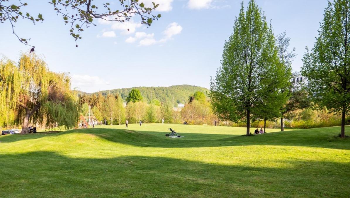Alure Residences 3 & 24H Self Check-In, Parking In The Garage In The Apartment Building Included, New Building, Terrace, Green Location With A Forest Park With A Lake, Children'S Playground Banská Bystrica Eksteriør bilde